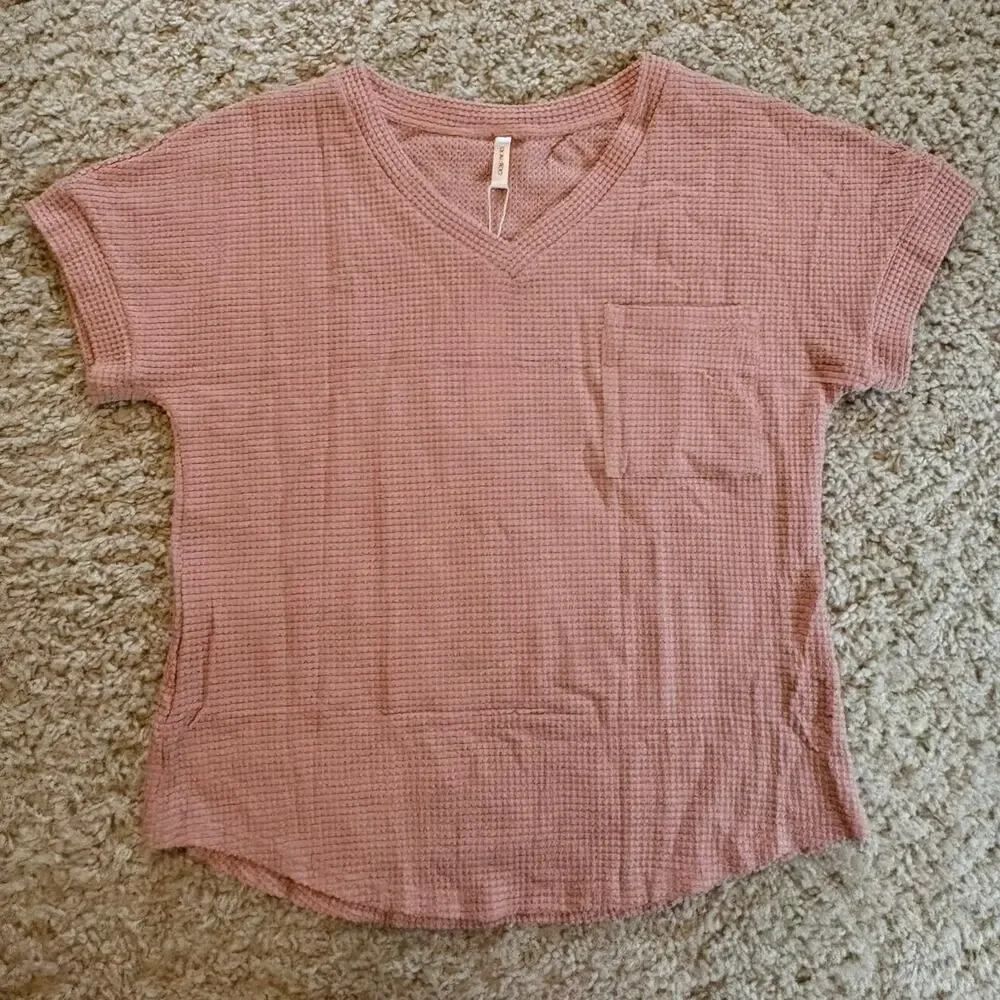 Dokotoo Waffle Knit V-Neck Pocket Tee Pink Large